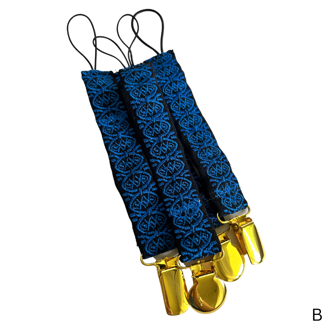 Zarquillas Embroidered Clip
